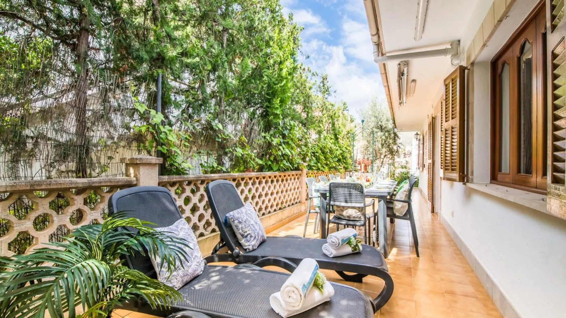 Holiday Home With Lake Views Alcudia